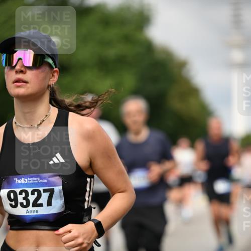 29.06.2025 - hella hamburg halbmarathon Dr. Thomas Lammeyer http://msf.ph/oto/8503779 29.06.2025 10:26:16 Kennedybrücke 1158, 1269, 1294, 1419, 1668, 1958, 1963, 2009, 2063, 2172, 2529, 2841, 2919, 3108, 3172, 3735, 3768, 3825, 3826, 3946, 4046, 4289, 4375, 4376, 4556, 5079, 5641, 6030, 6103, 6676, 6805, 7375, 7612, 7672, 8431, 8860, 8884, 8896, 8954, 8959, 9002, 9062, 9327, 9516, 9635, 9788, 9807, 10167, 10710, 10787, 10902, 10921 meine-sportfotos.de