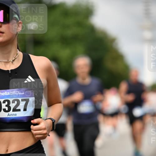 29.06.2025 - hella hamburg halbmarathon Dr. Thomas Lammeyer http://msf.ph/oto/8503782 29.06.2025 10:26:16 Kennedybrücke 1158, 1269, 1294, 1419, 1668, 1958, 1963, 2009, 2063, 2172, 2529, 2841, 2919, 3108, 3172, 3735, 3768, 3825, 3826, 3946, 4046, 4289, 4375, 4376, 4556, 5079, 5641, 6030, 6103, 6676, 6805, 7375, 7612, 7672, 8431, 8860, 8884, 8896, 8954, 8959, 9002, 9062, 9327, 9516, 9635, 9788, 9807, 10167, 10710, 10787, 10902, 10921 meine-sportfotos.de