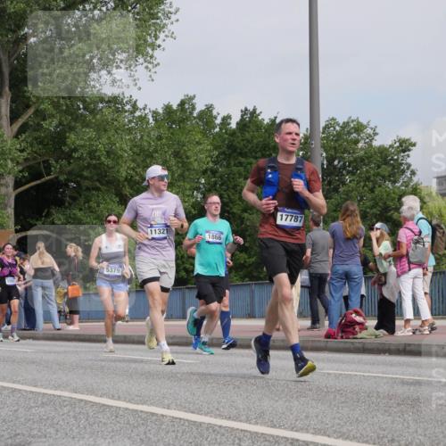 29.06.2025 - hella hamburg halbmarathon Luisa Fischer http://msf.ph/oto/8503797 29.06.2025 10:14:18 Kennedybrücke 5990, 5991, 5379, 11321, 1866, 17787, 1531, 1866, 1992, 5379, 5990, 5991, 9169, 9191, 10372 meine-sportfotos.de