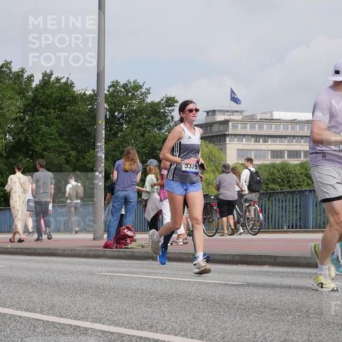 29.06.2025 - hella hamburg halbmarathon Luisa Fischer http://msf.ph/oto/8503816 29.06.2025 10:14:20 Kennedybrücke 5991, 5379, 1166, 1531, 1866, 1992, 4227, 5379, 5990, 5991, 9169, 9191, 10372 meine-sportfotos.de