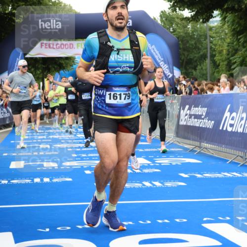 29.06.2025 - hella hamburg halbmarathon Strokosch-Dieckow http://msf.ph/oto/8503819 29.06.2025 10:52:03 Ziel 1482, 2397, 2595, 4033, 5093, 5336, 5378, 6390, 6897, 7130, 7409, 7724, 7732, 8413, 8977, 9082, 10057, 12580, 13726, 14248, 15356, 15506, 15829, 16179, 16320, 16666, 17033, 17978, 18801, 18869 meine-sportfotos.de