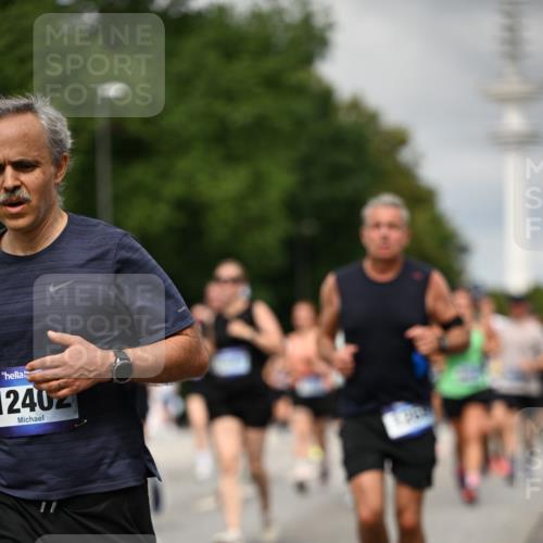 29.06.2025 - hella hamburg halbmarathon Dr. Thomas Lammeyer http://msf.ph/oto/8503828 29.06.2025 10:26:18 Kennedybrücke 1158, 1269, 1294, 1419, 1668, 1963, 2009, 2063, 2172, 2919, 3108, 3172, 3735, 3768, 3825, 3826, 3946, 4046, 4114, 4289, 4375, 4376, 4556, 5079, 5641, 6030, 6676, 6805, 6849, 7375, 7612, 7672, 7794, 8431, 8860, 8884, 8896, 8954, 9002, 9062, 9204, 9327, 9516, 9635, 9788, 9807, 10167, 10710, 10902, 10921, 10961 meine-sportfotos.de
