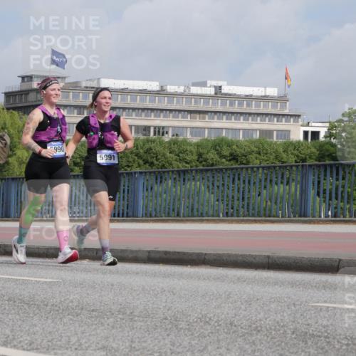 29.06.2025 - hella hamburg halbmarathon Luisa Fischer http://msf.ph/oto/8503843 29.06.2025 10:14:24 Kennedybrücke 990, 5991, 1166, 1866, 1992, 4227, 5254, 5379, 5990, 5991, 9169, 9191, 10428 meine-sportfotos.de