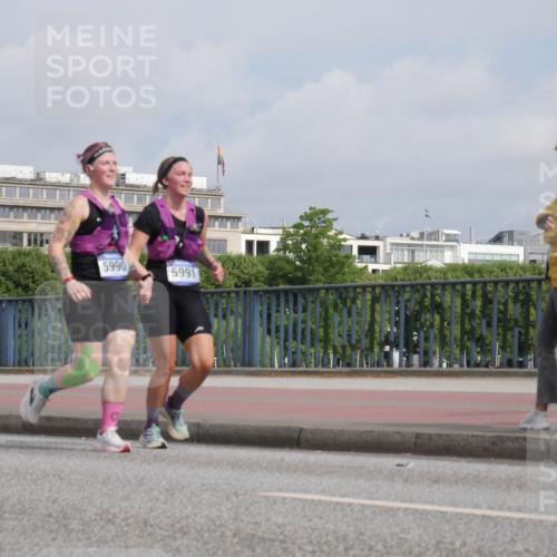 29.06.2025 - hella hamburg halbmarathon Luisa Fischer http://msf.ph/oto/8503851 29.06.2025 10:14:25 Kennedybrücke 5990, 5991, 1166, 1992, 4227, 5254, 5990, 5991, 7571, 9169, 9191, 10428 meine-sportfotos.de