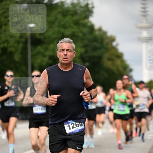29.06.2025 - hella hamburg halbmarathon Dr. Thomas Lammeyer http://msf.ph/oto/8503865 29.06.2025 10:26:19 Kennedybrücke 1158, 1269, 1294, 1419, 1668, 1963, 2009, 2063, 2172, 2919, 3108, 3172, 3735, 3768, 3825, 3826, 3946, 4046, 4114, 4289, 4375, 4376, 4556, 5079, 6030, 6303, 6676, 6805, 6849, 7162, 7375, 7612, 7794, 8431, 8860, 8884, 8896, 8954, 9002, 9062, 9204, 9327, 9516, 9635, 9788, 9807, 10167, 10241, 10663, 10710, 10902, 10921, 10961 meine-sportfotos.de