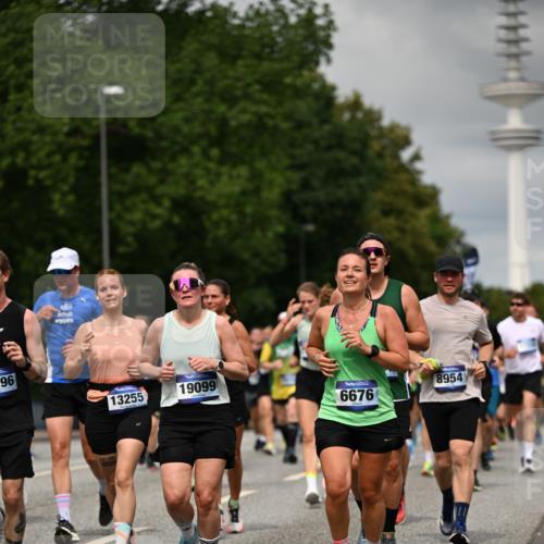 29.06.2025 - hella hamburg halbmarathon Dr. Thomas Lammeyer http://msf.ph/oto/8503936 29.06.2025 10:26:21 Kennedybrücke 1269, 1294, 1419, 1598, 1668, 1963, 2009, 2063, 2172, 2919, 3108, 3172, 3458, 3735, 3768, 3825, 3946, 4113, 4114, 4289, 4375, 4376, 4556, 5079, 6030, 6303, 6676, 6805, 6849, 6977, 7097, 7162, 7375, 7612, 7794, 8431, 8860, 8884, 8954, 9002, 9062, 9204, 9327, 9516, 9788, 9807, 10167, 10241, 10663, 10710, 10902, 10921, 10961 meine-sportfotos.de