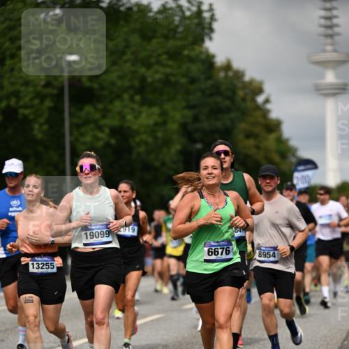 29.06.2025 - hella hamburg halbmarathon Dr. Thomas Lammeyer http://msf.ph/oto/8503948 29.06.2025 10:26:21 Kennedybrücke 1269, 1294, 1419, 1598, 1668, 1963, 2009, 2063, 2172, 2919, 3108, 3172, 3458, 3735, 3768, 3825, 3946, 4113, 4114, 4289, 4375, 4376, 4556, 5079, 6030, 6303, 6676, 6805, 6849, 6977, 7097, 7162, 7375, 7612, 7794, 8431, 8860, 8884, 8954, 9002, 9062, 9204, 9327, 9516, 9788, 9807, 10167, 10241, 10663, 10710, 10902, 10921, 10961 meine-sportfotos.de