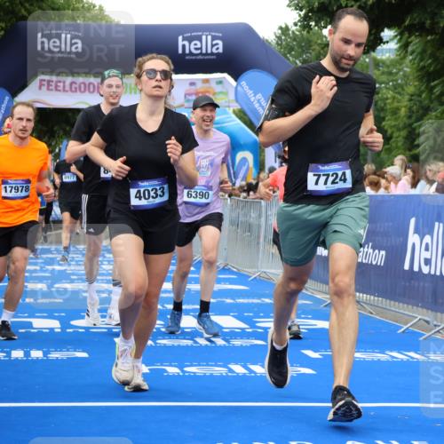 29.06.2025 - hella hamburg halbmarathon Strokosch-Dieckow http://msf.ph/oto/8503951 29.06.2025 10:51:58 Ziel 2818, 2823, 2880, 4033, 4297, 5102, 5336, 6390, 7130, 7409, 7724, 7732, 8413, 8856, 8977, 10057, 13799, 15356, 15506, 15690, 15829, 16179, 16666, 17815, 17962, 17978, 18869 meine-sportfotos.de