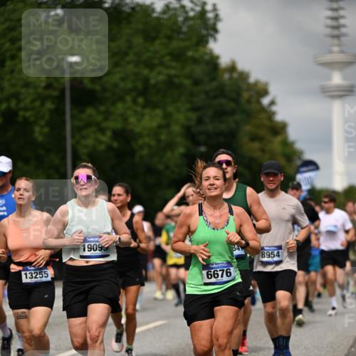 29.06.2025 - hella hamburg halbmarathon Dr. Thomas Lammeyer http://msf.ph/oto/8503956 29.06.2025 10:26:21 Kennedybrücke 1269, 1294, 1419, 1598, 1668, 1963, 2009, 2063, 2172, 2919, 3108, 3172, 3458, 3735, 3768, 3825, 3946, 4113, 4114, 4289, 4375, 4376, 4556, 5079, 6030, 6303, 6676, 6805, 6849, 6977, 7097, 7162, 7375, 7612, 7794, 8431, 8860, 8884, 8954, 9002, 9062, 9204, 9327, 9516, 9788, 9807, 10167, 10241, 10663, 10710, 10902, 10921, 10961 meine-sportfotos.de