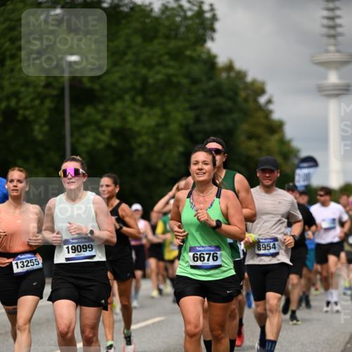 29.06.2025 - hella hamburg halbmarathon Dr. Thomas Lammeyer http://msf.ph/oto/8503962 29.06.2025 10:26:22 Kennedybrücke 1269, 1294, 1419, 1598, 1963, 2009, 2063, 2172, 2919, 3108, 3172, 3458, 3735, 3768, 3946, 4113, 4114, 4289, 4375, 4376, 4556, 4829, 5079, 6030, 6303, 6676, 6805, 6849, 6977, 7097, 7162, 7375, 7612, 7794, 8431, 8884, 8954, 9002, 9062, 9204, 9327, 9516, 9788, 9807, 10167, 10241, 10663, 10710, 10902, 10961 meine-sportfotos.de