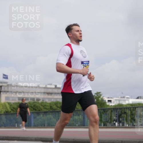 29.06.2025 - hella hamburg halbmarathon Luisa Fischer http://msf.ph/oto/8503991 29.06.2025 10:14:46 Kennedybrücke 1062, 2661, 3837, 7370, 7474, 8368, 9254 meine-sportfotos.de