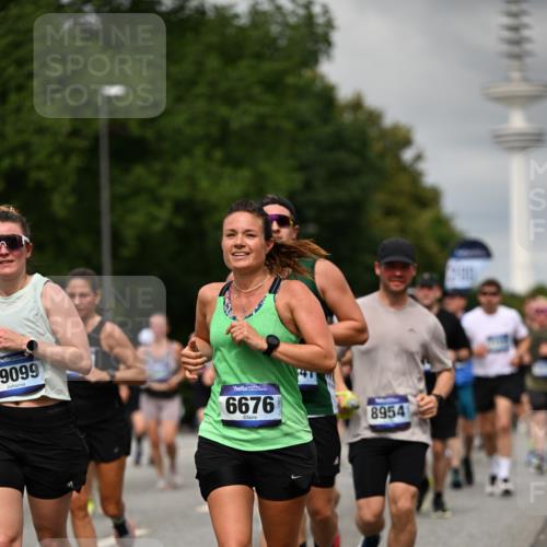 29.06.2025 - hella hamburg halbmarathon Dr. Thomas Lammeyer http://msf.ph/oto/8503992 29.06.2025 10:26:22 Kennedybrücke 1269, 1294, 1419, 1598, 1963, 2009, 2063, 2172, 2919, 3108, 3172, 3458, 3735, 3768, 3946, 4113, 4114, 4289, 4375, 4376, 4556, 4829, 5079, 6030, 6303, 6676, 6805, 6849, 6977, 7097, 7162, 7375, 7612, 7794, 8431, 8884, 8954, 9002, 9062, 9204, 9327, 9516, 9788, 9807, 10167, 10241, 10663, 10710, 10902, 10961 meine-sportfotos.de