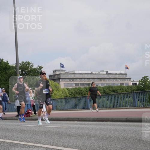 29.06.2025 - hella hamburg halbmarathon Luisa Fischer http://msf.ph/oto/8503998 29.06.2025 10:14:47 Kennedybrücke 16976, 14313, 1062, 1790, 2661, 3837, 7370, 7474, 8368, 9254 meine-sportfotos.de