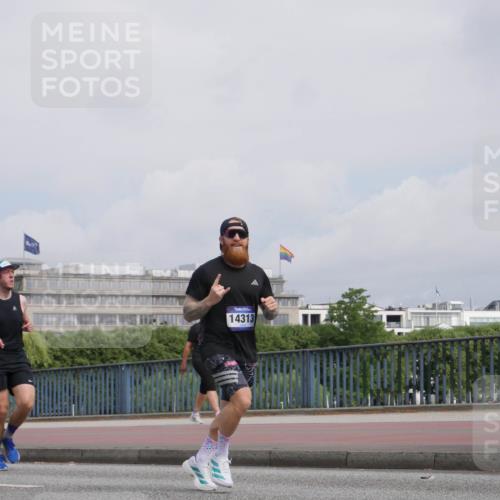 29.06.2025 - hella hamburg halbmarathon Luisa Fischer http://msf.ph/oto/8504007 29.06.2025 10:14:48 Kennedybrücke 14313, 1062, 1790, 2661, 3837, 7370, 7474, 9254 meine-sportfotos.de
