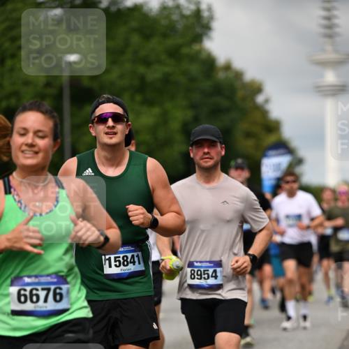 29.06.2025 - hella hamburg halbmarathon Dr. Thomas Lammeyer http://msf.ph/oto/8504032 29.06.2025 10:26:24 Kennedybrücke 1269, 1294, 1419, 1598, 1963, 2009, 2063, 2172, 2351, 2919, 3108, 3172, 3458, 3735, 3768, 3910, 3946, 4113, 4114, 4289, 4375, 4376, 4556, 4829, 5079, 6030, 6303, 6676, 6805, 6849, 6977, 7097, 7162, 7375, 7612, 7794, 8431, 8884, 8954, 9062, 9204, 9327, 9516, 9788, 9807, 10167, 10241, 10663, 10710, 10902, 10961, 11046 meine-sportfotos.de
