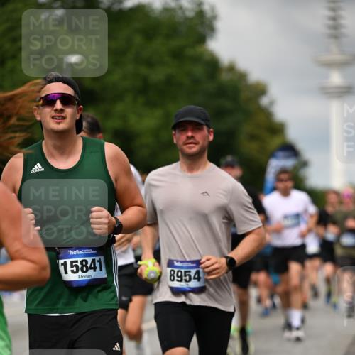 29.06.2025 - hella hamburg halbmarathon Dr. Thomas Lammeyer http://msf.ph/oto/8504048 29.06.2025 10:26:24 Kennedybrücke 1269, 1294, 1419, 1598, 1963, 2009, 2063, 2172, 2351, 2919, 3108, 3172, 3458, 3735, 3768, 3910, 3946, 4113, 4114, 4289, 4375, 4376, 4556, 4829, 5079, 6030, 6303, 6676, 6805, 6849, 6977, 7097, 7162, 7375, 7612, 7794, 8431, 8884, 8954, 9062, 9204, 9327, 9516, 9788, 9807, 10167, 10241, 10663, 10710, 10902, 10961, 11046 meine-sportfotos.de