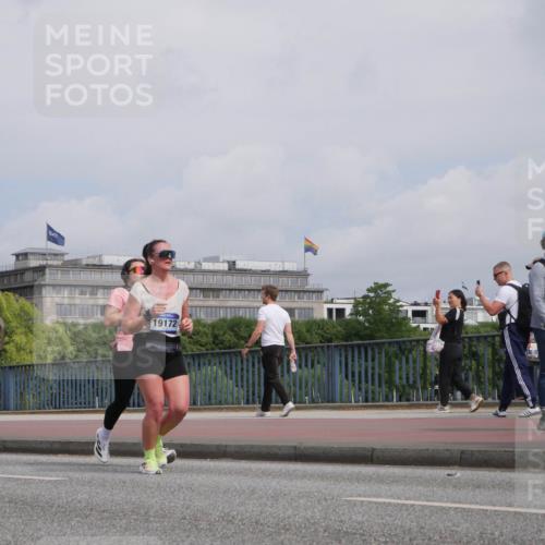 29.06.2025 - hella hamburg halbmarathon Luisa Fischer http://msf.ph/oto/8504095 29.06.2025 10:14:58 Kennedybrücke 6966, 19172, 1790, 3746, 3837, 4499, 6966, 7370, 9119, 9253, 9254, 9405 meine-sportfotos.de