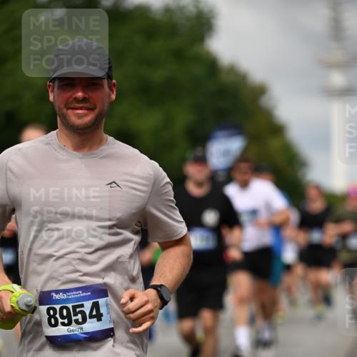 29.06.2025 - hella hamburg halbmarathon Dr. Thomas Lammeyer http://msf.ph/oto/8504101 29.06.2025 10:26:25 Kennedybrücke 1269, 1294, 1419, 1598, 1963, 2009, 2063, 2172, 2351, 2919, 3108, 3172, 3458, 3735, 3768, 3910, 3946, 4113, 4114, 4375, 4376, 4556, 4829, 5079, 6030, 6303, 6307, 6676, 6805, 6849, 6977, 7097, 7162, 7375, 7612, 7794, 8431, 8511, 8884, 8954, 9204, 9327, 9516, 9788, 9807, 10167, 10241, 10663, 10710, 10902, 10961, 11046 meine-sportfotos.de