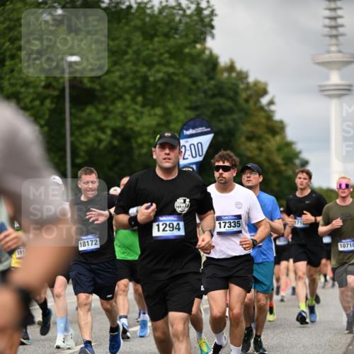 29.06.2025 - hella hamburg halbmarathon Dr. Thomas Lammeyer http://msf.ph/oto/8504116 29.06.2025 10:26:26 Kennedybrücke 1269, 1294, 1419, 1598, 1963, 2009, 2063, 2172, 2351, 2919, 3108, 3172, 3458, 3735, 3768, 3910, 3946, 4113, 4114, 4375, 4376, 4556, 4829, 5079, 6030, 6303, 6307, 6676, 6805, 6849, 6977, 7097, 7162, 7375, 7794, 8431, 8511, 8884, 8954, 9204, 9327, 9516, 9788, 9807, 10167, 10241, 10663, 10710, 10902, 10961, 11046 meine-sportfotos.de