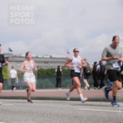 29.06.2025 - hella hamburg halbmarathon Luisa Fischer http://msf.ph/oto/8504129 29.06.2025 10:15:03 Kennedybrücke 3746, 4499, 6966, 8206, 8207, 9119, 9253, 9405 meine-sportfotos.de