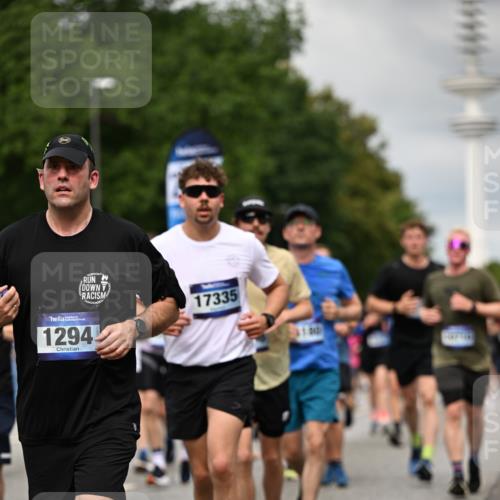 29.06.2025 - hella hamburg halbmarathon Dr. Thomas Lammeyer http://msf.ph/oto/8504158 29.06.2025 10:26:27 Kennedybrücke 1269, 1294, 1419, 1598, 1963, 2009, 2063, 2172, 2351, 2919, 3108, 3172, 3458, 3735, 3768, 3910, 3946, 4113, 4114, 4375, 4376, 4556, 4829, 5079, 6030, 6303, 6307, 6676, 6805, 6849, 6977, 7097, 7162, 7794, 8431, 8511, 8884, 8954, 9204, 9327, 9516, 9788, 9807, 10167, 10241, 10663, 10710, 10902, 10961, 11046 meine-sportfotos.de