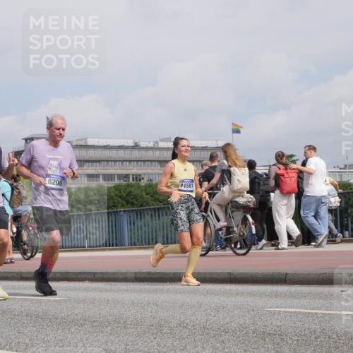29.06.2025 - hella hamburg halbmarathon Luisa Fischer http://msf.ph/oto/8504176 29.06.2025 10:15:08 Kennedybrücke 8207, 8206, 11581, 1249, 1850, 3182, 3248, 3262, 4453, 4499, 5176, 6822, 6871, 8206, 8207, 9253 meine-sportfotos.de