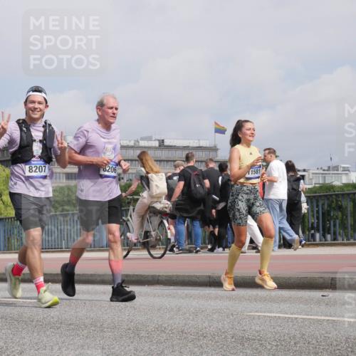 29.06.2025 - hella hamburg halbmarathon Luisa Fischer http://msf.ph/oto/8504178 29.06.2025 10:15:09 Kennedybrücke 16383, 8207, 8206, 1581, 1249, 1850, 1851, 3182, 3248, 3262, 4453, 4499, 5166, 5176, 6822, 6871, 8206, 8207, 9253 meine-sportfotos.de