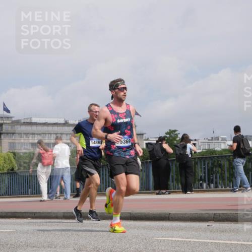 29.06.2025 - hella hamburg halbmarathon Luisa Fischer http://msf.ph/oto/8504211 29.06.2025 10:15:12 Kennedybrücke 14868, 5369, 1249, 1610, 1785, 1850, 1851, 2963, 2964, 3182, 3248, 3262, 4453, 5166, 5176, 6822, 6871, 8206, 8207, 8971, 10685 meine-sportfotos.de