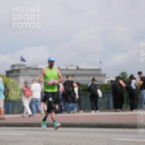 29.06.2025 - hella hamburg halbmarathon Luisa Fischer http://msf.ph/oto/8504226 29.06.2025 10:15:13 Kennedybrücke 1249, 1610, 1785, 1850, 1851, 2963, 2964, 3182, 3248, 3262, 4453, 5166, 5176, 6822, 6871, 8206, 8207, 8971, 10685 meine-sportfotos.de