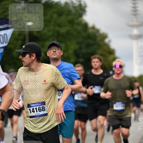 29.06.2025 - hella hamburg halbmarathon Dr. Thomas Lammeyer http://msf.ph/oto/8504232 29.06.2025 10:26:29 Kennedybrücke 1269, 1294, 1419, 1598, 1963, 2063, 2172, 2351, 2919, 3108, 3172, 3458, 3735, 3768, 3910, 3946, 4113, 4114, 4375, 4376, 4556, 4829, 5079, 6030, 6303, 6307, 6676, 6805, 6849, 6899, 6977, 7097, 7162, 7794, 8511, 8884, 8954, 9204, 9516, 9788, 9807, 10167, 10241, 10663, 10710, 10739, 10902, 10961, 11046 meine-sportfotos.de
