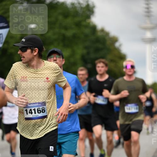 29.06.2025 - hella hamburg halbmarathon Dr. Thomas Lammeyer http://msf.ph/oto/8504237 29.06.2025 10:26:29 Kennedybrücke 1269, 1294, 1419, 1598, 1963, 2063, 2172, 2351, 2919, 3108, 3172, 3458, 3735, 3768, 3910, 3946, 4113, 4114, 4375, 4376, 4556, 4829, 5079, 6030, 6303, 6307, 6676, 6805, 6849, 6899, 6977, 7097, 7162, 7794, 8511, 8884, 8954, 9204, 9516, 9788, 9807, 10167, 10241, 10663, 10710, 10739, 10902, 10961, 11046 meine-sportfotos.de