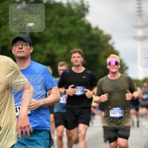 29.06.2025 - hella hamburg halbmarathon Dr. Thomas Lammeyer http://msf.ph/oto/8504256 29.06.2025 10:26:30 Kennedybrücke 1269, 1294, 1419, 1598, 1963, 2063, 2172, 2351, 2919, 3108, 3172, 3458, 3735, 3768, 3910, 3946, 4113, 4114, 4375, 4376, 4556, 4559, 4829, 5079, 6030, 6303, 6307, 6676, 6805, 6849, 6899, 6977, 7097, 7162, 7794, 8511, 8884, 8954, 9204, 9516, 9788, 9807, 10167, 10241, 10663, 10710, 10739, 10902, 10961, 11046 meine-sportfotos.de