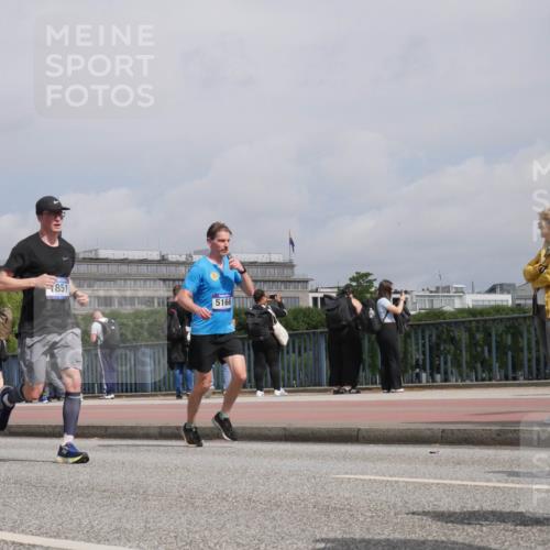 29.06.2025 - hella hamburg halbmarathon Luisa Fischer http://msf.ph/oto/8504261 29.06.2025 10:15:18 Kennedybrücke 685, 8971, 851, 5166, 1249, 1610, 1785, 1850, 1851, 2963, 2964, 3182, 3248, 3262, 4453, 5166, 5176, 6822, 6871, 7907, 8971, 9428, 10685 meine-sportfotos.de