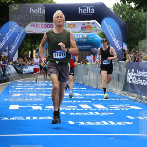 29.06.2025 - hella hamburg halbmarathon Strokosch-Dieckow http://msf.ph/oto/8504263 29.06.2025 10:42:03 Ziel 1441, 5682, 5690, 6593, 7363, 8694, 10216, 11417, 12098, 12292, 13196, 15846, 16677, 17363, 17864, 17926, 18772, 18920, 19046 meine-sportfotos.de