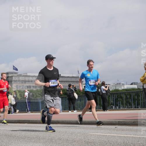 29.06.2025 - hella hamburg halbmarathon Luisa Fischer http://msf.ph/oto/8504267 29.06.2025 10:15:19 Kennedybrücke 10689, 1851, 5166, 1249, 1610, 1785, 1850, 1851, 2963, 2964, 3182, 3248, 3262, 4453, 5150, 5166, 5176, 6822, 7907, 8971, 9428, 10685 meine-sportfotos.de