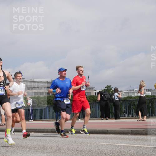 29.06.2025 - hella hamburg halbmarathon Luisa Fischer http://msf.ph/oto/8504275 29.06.2025 10:15:20 Kennedybrücke 178, 2963, 17080, 1068, 8971, 1249, 1610, 1785, 1850, 1851, 2963, 2964, 3182, 3248, 4453, 5150, 5166, 5176, 6822, 7907, 8971, 9428, 10402, 10685 meine-sportfotos.de