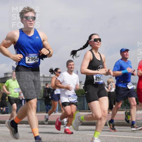 29.06.2025 - hella hamburg halbmarathon Luisa Fischer http://msf.ph/oto/8504282 29.06.2025 10:15:21 Kennedybrücke 2964, 9428, 1785, 1610, 17080, 2963, 1068, 1610, 1785, 1851, 2963, 2964, 4453, 5150, 5166, 6822, 7907, 8971, 9428, 10402, 10685 meine-sportfotos.de