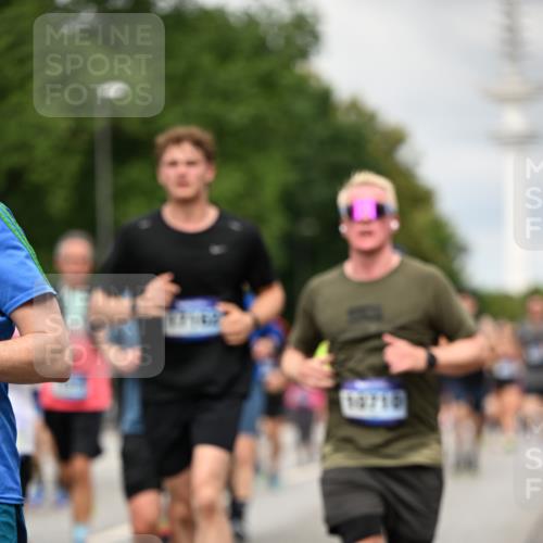 29.06.2025 - hella hamburg halbmarathon Dr. Thomas Lammeyer http://msf.ph/oto/8504286 29.06.2025 10:26:30 Kennedybrücke 1269, 1294, 1419, 1598, 1963, 2063, 2172, 2351, 2919, 3108, 3172, 3458, 3735, 3768, 3910, 3946, 4113, 4114, 4375, 4376, 4556, 4559, 4829, 5079, 6030, 6303, 6307, 6676, 6805, 6849, 6899, 6977, 7097, 7162, 7794, 8511, 8884, 8954, 9204, 9516, 9788, 9807, 10167, 10241, 10663, 10710, 10739, 10902, 10961, 11046 meine-sportfotos.de