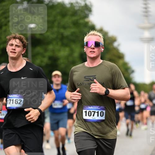 29.06.2025 - hella hamburg halbmarathon Dr. Thomas Lammeyer http://msf.ph/oto/8504303 29.06.2025 10:26:31 Kennedybrücke 1269, 1294, 1419, 1598, 1963, 2063, 2172, 2351, 2919, 3108, 3172, 3458, 3735, 3768, 3910, 3946, 3995, 4113, 4114, 4131, 4375, 4376, 4556, 4559, 4829, 5079, 6030, 6303, 6307, 6676, 6805, 6820, 6849, 6899, 6977, 7097, 7162, 7794, 8511, 8855, 8884, 8954, 9204, 9516, 9807, 10167, 10241, 10663, 10710, 10739, 10902, 10961, 11046 meine-sportfotos.de