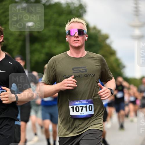 29.06.2025 - hella hamburg halbmarathon Dr. Thomas Lammeyer http://msf.ph/oto/8504315 29.06.2025 10:26:31 Kennedybrücke 1269, 1294, 1419, 1598, 1963, 2063, 2172, 2351, 2919, 3108, 3172, 3458, 3735, 3768, 3910, 3946, 3995, 4113, 4114, 4131, 4375, 4376, 4556, 4559, 4829, 5079, 6030, 6303, 6307, 6676, 6805, 6820, 6849, 6899, 6977, 7097, 7162, 7794, 8511, 8855, 8884, 8954, 9204, 9516, 9807, 10167, 10241, 10663, 10710, 10739, 10902, 10961, 11046 meine-sportfotos.de