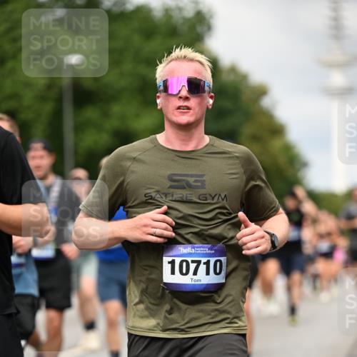 29.06.2025 - hella hamburg halbmarathon Dr. Thomas Lammeyer http://msf.ph/oto/8504319 29.06.2025 10:26:31 Kennedybrücke 1269, 1294, 1419, 1598, 1963, 2063, 2172, 2351, 2919, 3108, 3172, 3458, 3735, 3768, 3910, 3946, 3995, 4113, 4114, 4131, 4375, 4376, 4556, 4559, 4829, 5079, 6030, 6303, 6307, 6676, 6805, 6820, 6849, 6899, 6977, 7097, 7162, 7794, 8511, 8855, 8884, 8954, 9204, 9516, 9807, 10167, 10241, 10663, 10710, 10739, 10902, 10961, 11046 meine-sportfotos.de