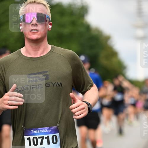 29.06.2025 - hella hamburg halbmarathon Dr. Thomas Lammeyer http://msf.ph/oto/8504330 29.06.2025 10:26:32 Kennedybrücke 1294, 1419, 1598, 1963, 2063, 2172, 2351, 2919, 3108, 3172, 3458, 3735, 3768, 3910, 3946, 3995, 4113, 4114, 4131, 4375, 4376, 4556, 4559, 4829, 5079, 6030, 6303, 6307, 6676, 6805, 6820, 6849, 6899, 6977, 7097, 7162, 7794, 8511, 8855, 8884, 8954, 9204, 9516, 9807, 10065, 10167, 10241, 10663, 10710, 10739, 10902, 10961, 11046 meine-sportfotos.de