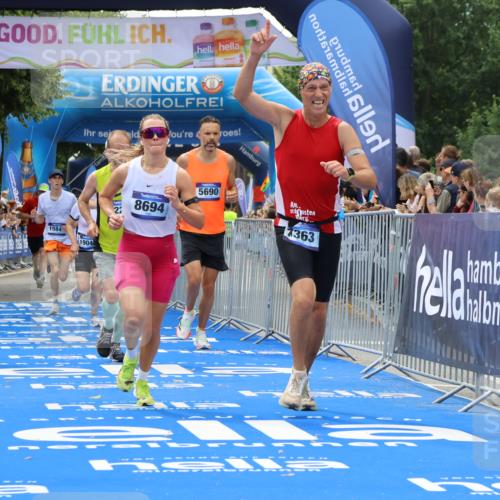 29.06.2025 - hella hamburg halbmarathon Strokosch-Dieckow http://msf.ph/oto/8504340 29.06.2025 10:41:57 Ziel 1169, 5690, 6593, 7092, 7363, 8694, 11417, 12292, 13196, 15521, 15846, 16507, 17864, 17926, 18920, 19046 meine-sportfotos.de