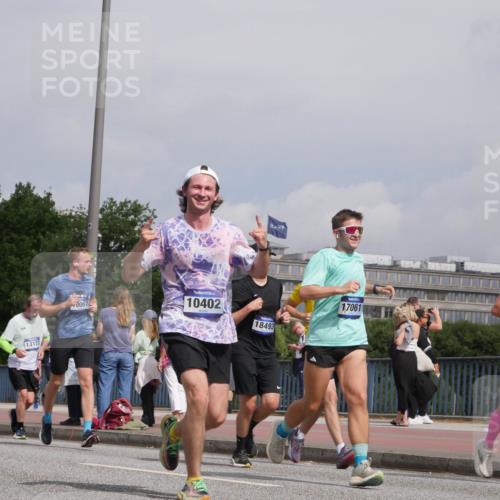 29.06.2025 - hella hamburg halbmarathon Luisa Fischer http://msf.ph/oto/8504341 29.06.2025 10:15:30 Kennedybrücke 16826, 13177, 0067, 10402, 18493, 17061, 336, 3363, 5150, 7014, 8917, 10067, 10402 meine-sportfotos.de