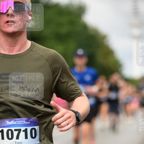 29.06.2025 - hella hamburg halbmarathon Dr. Thomas Lammeyer http://msf.ph/oto/8504342 29.06.2025 10:26:32 Kennedybrücke 1294, 1419, 1598, 1963, 2063, 2172, 2351, 2919, 3108, 3172, 3458, 3735, 3768, 3910, 3946, 3995, 4113, 4114, 4131, 4375, 4376, 4556, 4559, 4829, 5079, 6030, 6303, 6307, 6676, 6805, 6820, 6849, 6899, 6977, 7097, 7162, 7794, 8511, 8855, 8884, 8954, 9204, 9516, 9807, 10065, 10167, 10241, 10663, 10710, 10739, 10902, 10961, 11046 meine-sportfotos.de