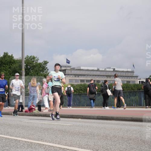 29.06.2025 - hella hamburg halbmarathon Luisa Fischer http://msf.ph/oto/8504388 29.06.2025 10:15:37 Kennedybrücke 9705, 15012, 1040, 2531, 2942, 4532, 7014, 8405, 9705, 10409 meine-sportfotos.de