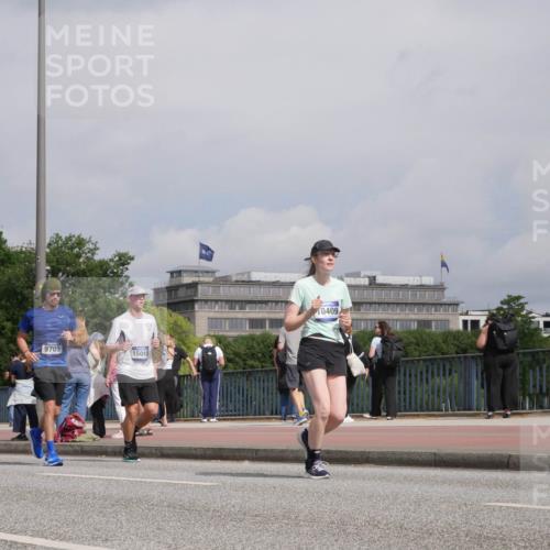 29.06.2025 - hella hamburg halbmarathon Luisa Fischer http://msf.ph/oto/8504395 29.06.2025 10:15:38 Kennedybrücke 9705, 11720, 15012, 0409, 2531, 2942, 4532, 7014, 8398, 8405, 9705, 10409 meine-sportfotos.de