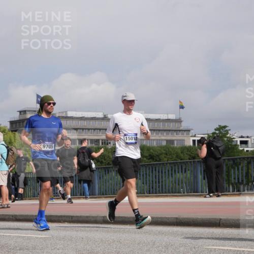 29.06.2025 - hella hamburg halbmarathon Luisa Fischer http://msf.ph/oto/8504409 29.06.2025 10:15:40 Kennedybrücke 15012, 9705, 2531, 2942, 3360, 4532, 8398, 8405, 9705, 10409 meine-sportfotos.de