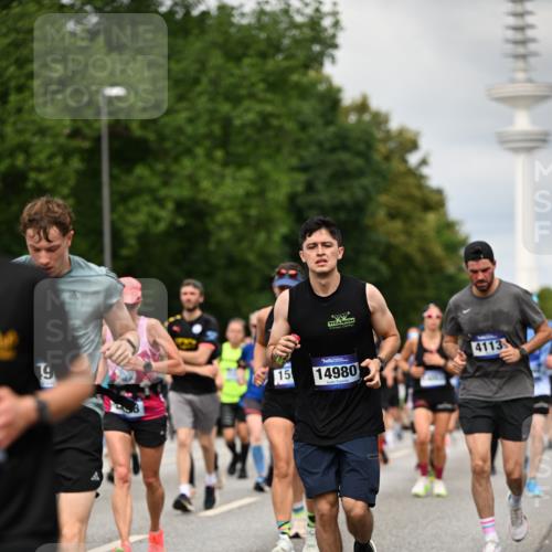 29.06.2025 - hella hamburg halbmarathon Dr. Thomas Lammeyer http://msf.ph/oto/8504410 29.06.2025 10:26:35 Kennedybrücke 1294, 1419, 1598, 1963, 2063, 2172, 2351, 2919, 3108, 3172, 3458, 3735, 3768, 3910, 3946, 3995, 4113, 4114, 4131, 4366, 4556, 4559, 4829, 4970, 5079, 6030, 6049, 6303, 6307, 6676, 6805, 6820, 6849, 6899, 6977, 7097, 7162, 7794, 7925, 8511, 8855, 8884, 8931, 8954, 9204, 9516, 9807, 10065, 10241, 10663, 10710, 10739, 10961, 11046 meine-sportfotos.de