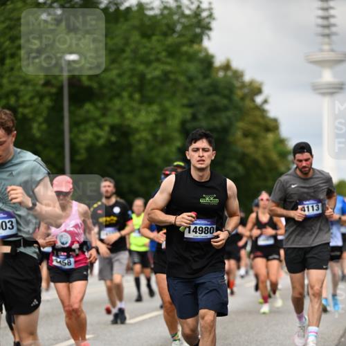 29.06.2025 - hella hamburg halbmarathon Dr. Thomas Lammeyer http://msf.ph/oto/8504420 29.06.2025 10:26:36 Kennedybrücke 1294, 1419, 1598, 1963, 2063, 2172, 2351, 2919, 3108, 3172, 3458, 3735, 3768, 3910, 3946, 3995, 4113, 4114, 4131, 4366, 4556, 4559, 4829, 4970, 5079, 6030, 6049, 6303, 6307, 6805, 6820, 6826, 6849, 6899, 6977, 7097, 7162, 7794, 7925, 8511, 8855, 8884, 8931, 8954, 9204, 9516, 9807, 10065, 10210, 10241, 10663, 10710, 10739, 10961, 11046 meine-sportfotos.de